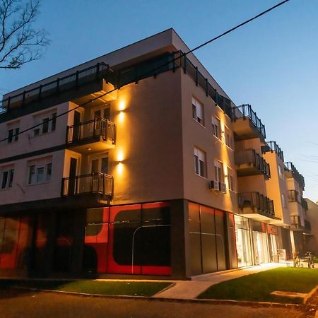 Family Resort Subotica Apartments Buitenkant foto