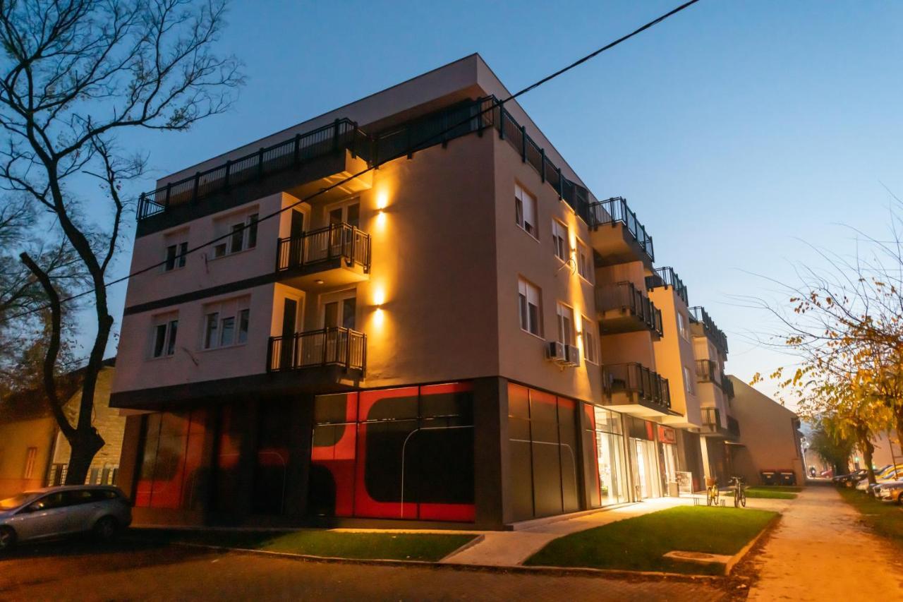 Family Resort Subotica Apartments Buitenkant foto