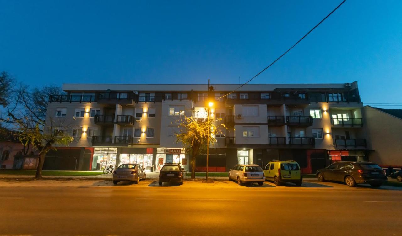 Family Resort Subotica Apartments Buitenkant foto
