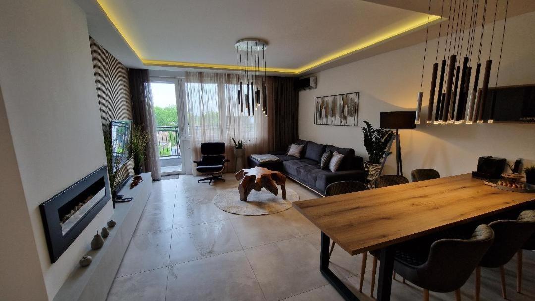 Family Resort Subotica Apartments Buitenkant foto
